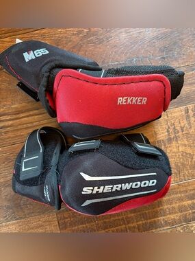 Kids Hockey Elbow Pads - Sherwood REKKER